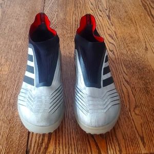 Adidas Predators laceless turf cleats